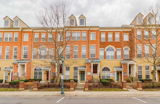 Stunning 3 Bed 2.5 Bath Brick Townhome In Sought After Lincoln Park - 1881 Crescent Park Drive, Reston, VA 20190