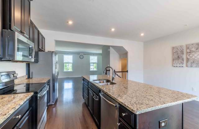 Luxury Townhouse in Stonecliffe of Atwater! photos photos