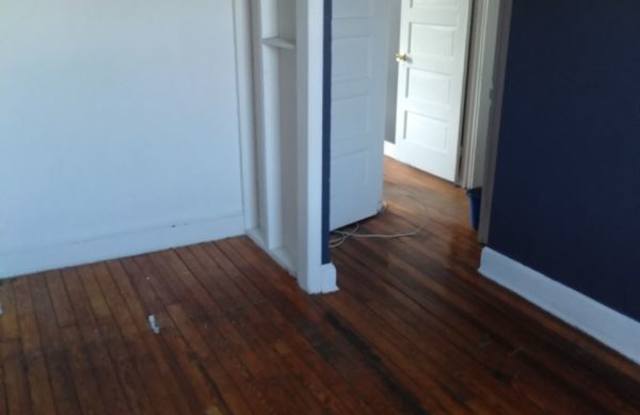 503 N Bouldin St Gallery 3
