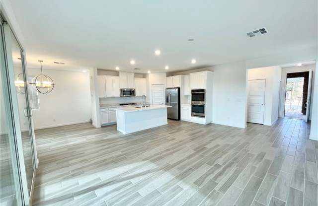 12413 Harbor Isle Avenue Gallery 3
