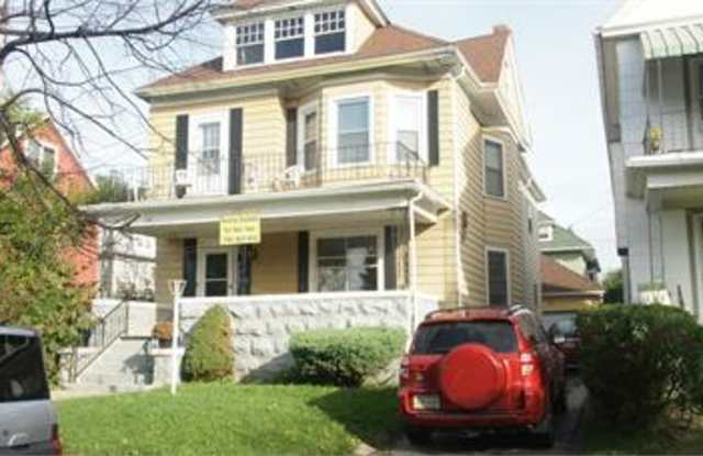 132 Blaine Gallery 1