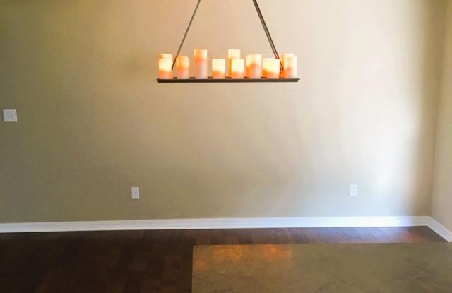 BEAUTIFUL HOME IN GREAT LOCATION! Gallery 4