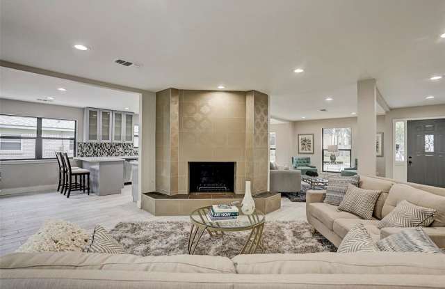 9726 Braesmont Drive Gallery 2