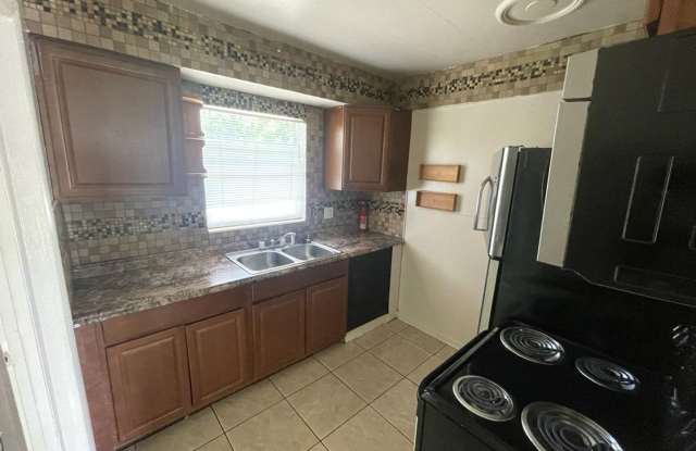 Charming Haven: Uncover Your Dream Home at 2026 JPV Street! - 202 6th Jpv Street, Jan Phyl Village, FL 33880