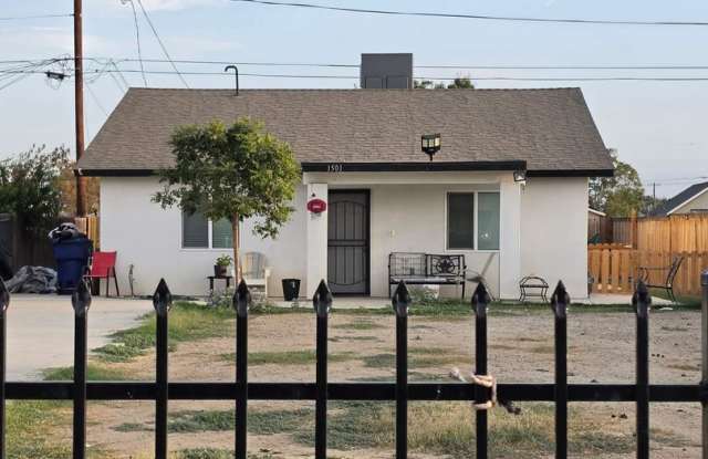 Check out this Affordable 3 BD 1 BA Home in Bakersfield Gallery 4