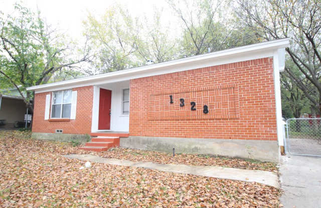 1328 Woodcrest Dr - 1328 Woodcrest Drive, Mesquite, TX 75149