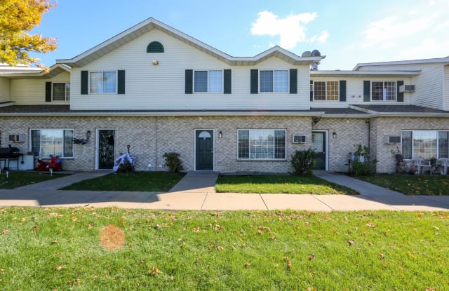 1279 Taylor St, Unit 13 - 1279 Taylor Street South, Shakopee, MN 55379