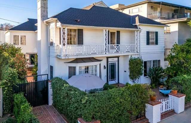 441 1/2 S Palm Dr photos photos