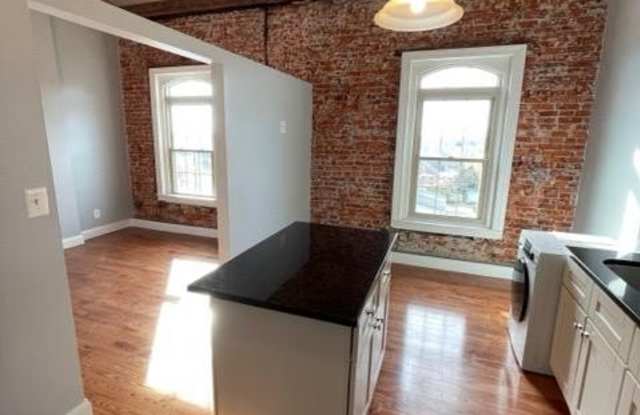 13 N 4TH AVE unit: 13 photos photos