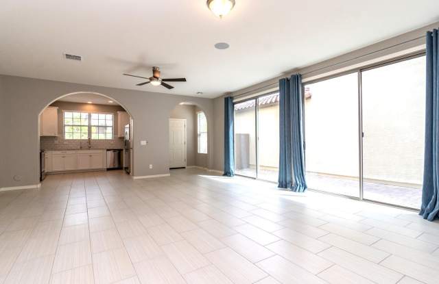 2957 N BRIGHTON Gallery 4