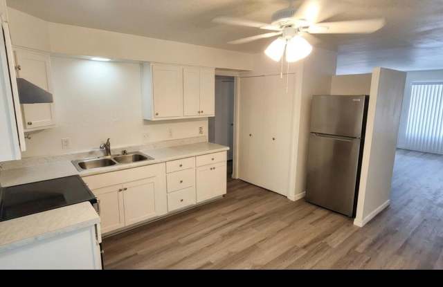 3133 E Glenrosa Avenue Gallery 2