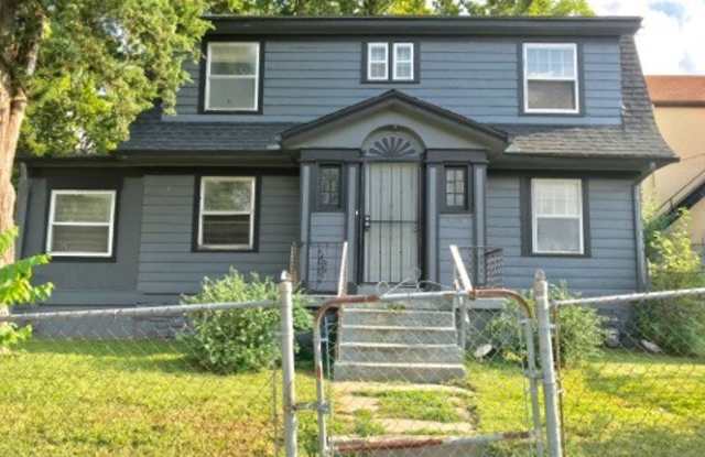 Lovely 3 Bedroom Home - 3815 East 59th Terrace, Kansas City, MO 64130