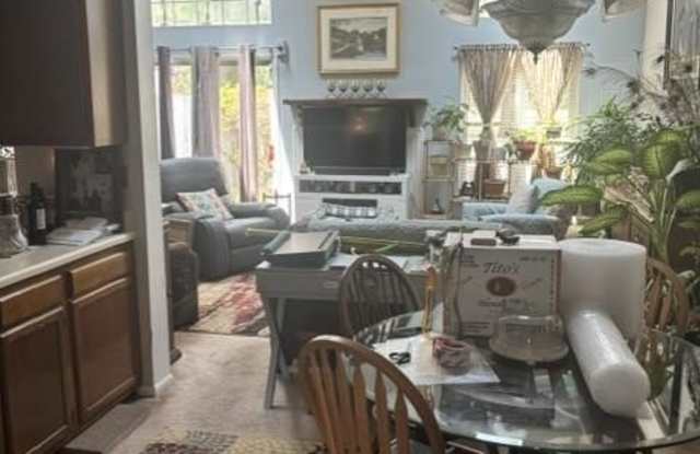 5076 Glenwood Way Gallery 3