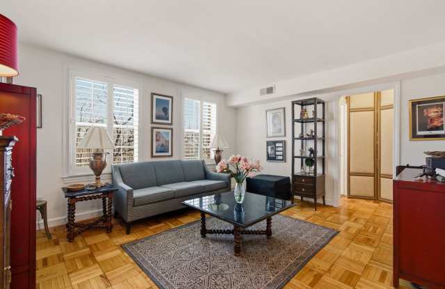 Top Floor Ordway Gardens One Bedroom-Fully Furnished, One Parking Space, & More! Gallery 4