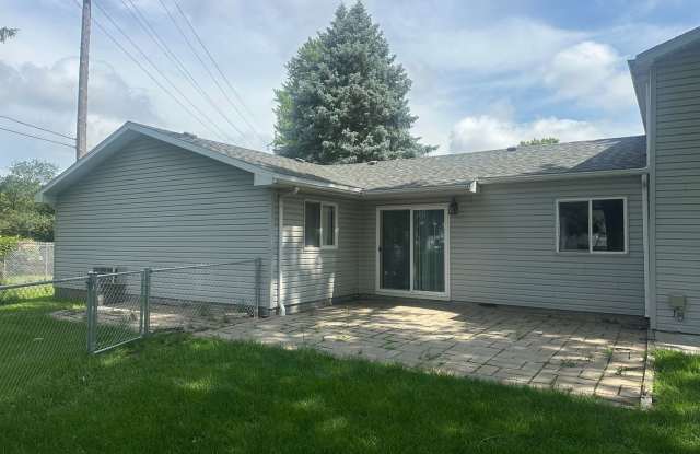 4-bedroom 3 bath single family home Gallery 4