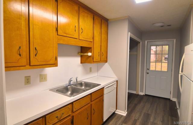 165 E 6th Street unit: D - 165 East 6th Street, Prattville, AL 36067