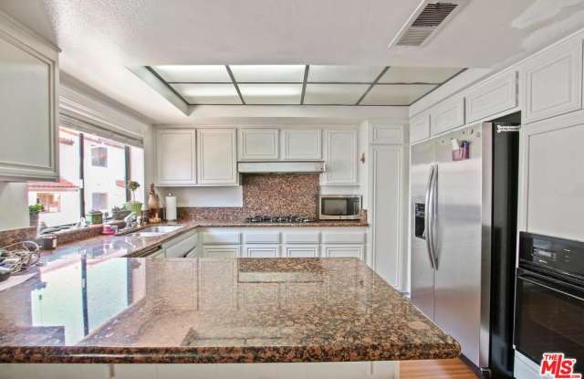 1818 PALISADES Drive Gallery 4