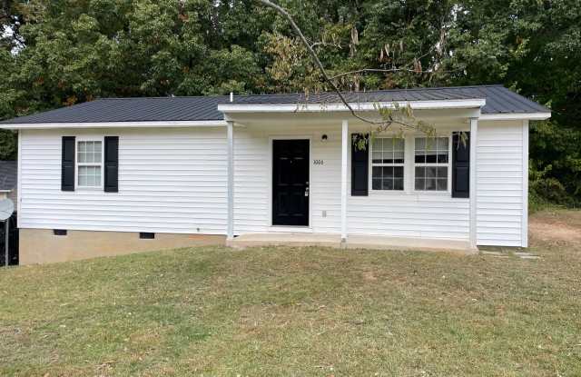NEWLY RENOVATED 2 BED, 2 BATH HOME LOCATED IN ASHEBORO! - 1006 Breezeway Court, Asheboro, NC 27203