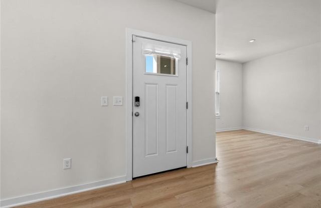 4790 W Planetree Street Gallery 3