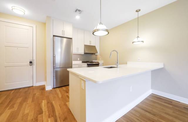 1/Bedroom at Edgewater's top waterfront location. photos photos