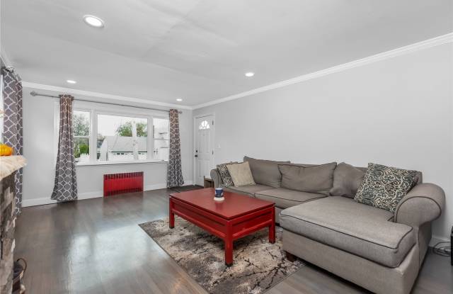 1038 Traymore Boulevard Gallery 3