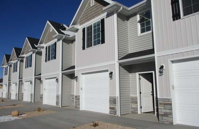 **Move-In Discount** 3 Bed 2.5 Bath -Newer town home living in the heart of Cedar City! photos photos
