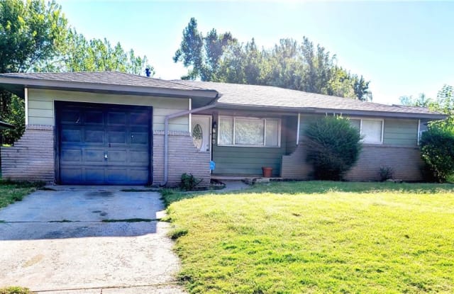 704 Crosby Boulevard - 704 Crosby Boulevard, Midwest City, OK 73110