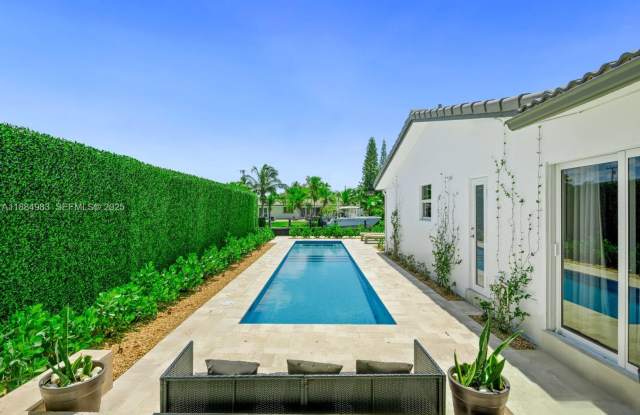 2830 NE 56 Court, Fort Lauderdale, FL 33308 Gallery 1