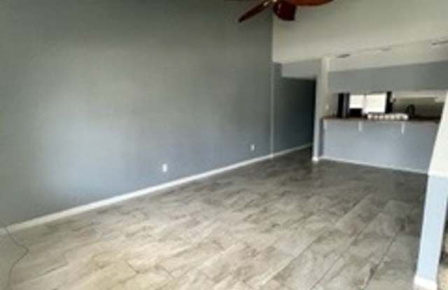 2 Bed 2 Bath Townhome Gallery 3