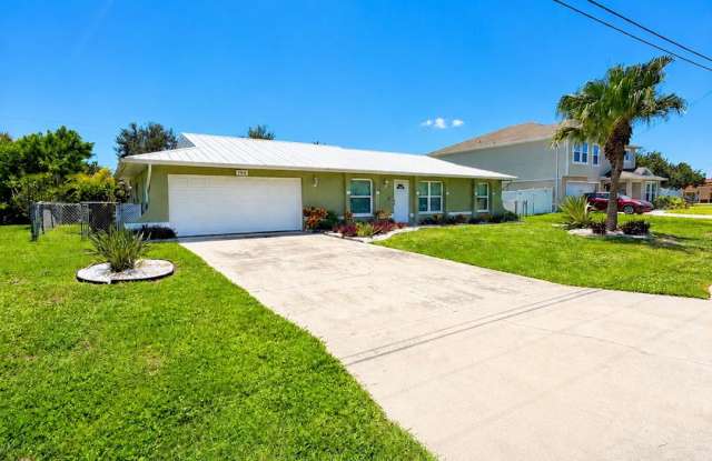 Beautiful 3-Bedroom Pool Home – Fenced Yard, Office & Lawn/Pool Care Included! photos photos