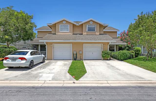 935 Honeytree Lane photos photos