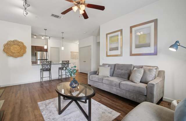 Crenshaw Grand Apartments Gallery 2