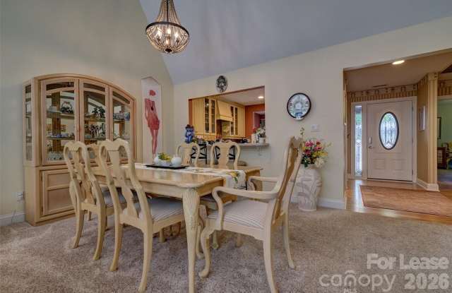 114 Pine Grove Circle Gallery 4