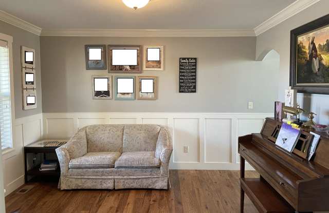 1881 S Prairie Pond Rd Gallery 3