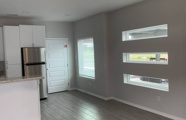1407 West Heritage Drive Gallery 2