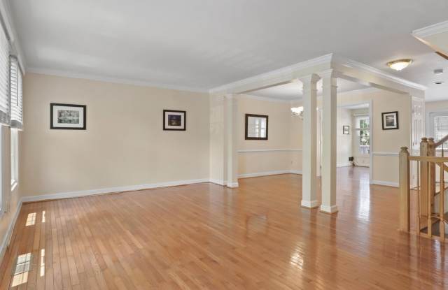 7441 HEATHERFIELD Lane Gallery 4