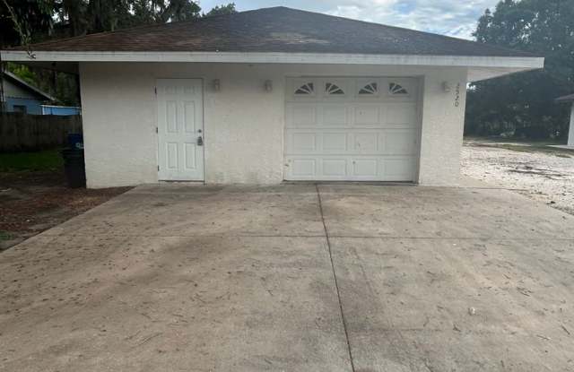 Beautiful Spacious Home with 4 Bedrooms, Yard and Garage! - 2520 34th Avenue East, Samoset, FL 34208