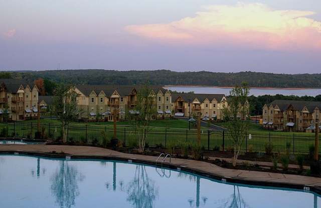 Flats at the Pier, 1732 photos photos