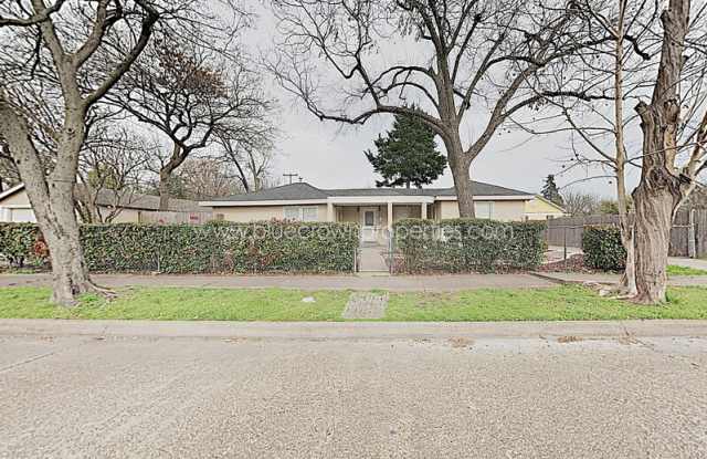 1143 Newport Ave - 1143 Newport Avenue, Dallas, TX 75224