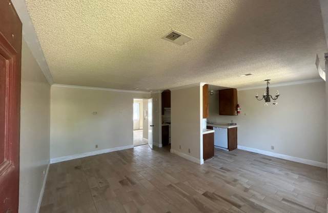 Spacious, open and updated 1 bedroom 1 bath in Hanford - 888 Greenfield Avenue, Hanford, CA 93230 Spacious, open and updated 1 bedroom 1 bath in Hanford - 888 Greenfield Avenue, Hanford, CA 93230