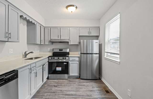 Summer Special! Spacious Updated 3BR Townhome + $250 Off First Month’s Rent photos photos