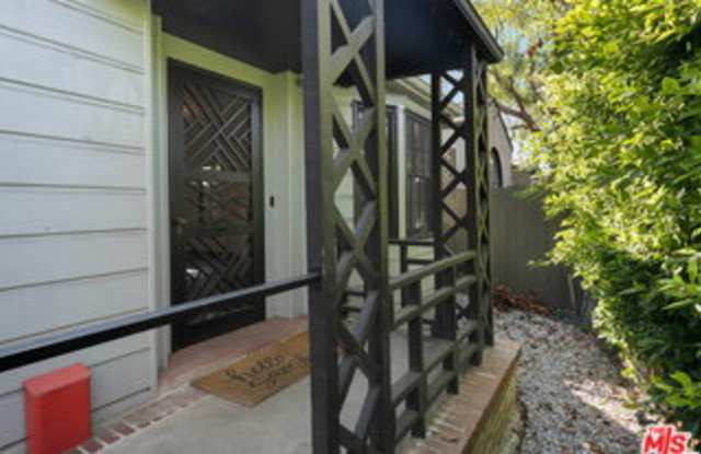508 North San Vicente Boulevard Gallery 3