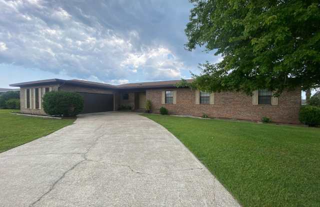 Beautifully Maintained, Spacious Brick Home in a Quiet Neighborhood! *1/2 Off Security Deposit for Active-Duty Military!!* photos photos