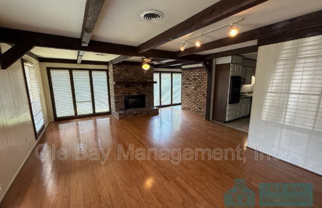 702 Ynestra Dr Gallery 2