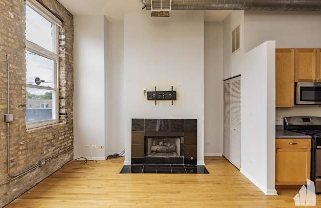 1907 N Milwaukee Gallery 2