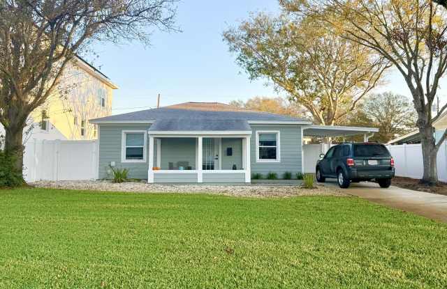 147 42nd Avenue Northeast photos photos