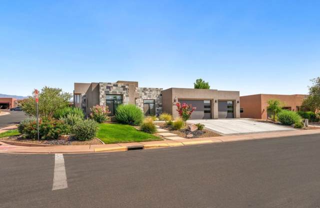 Luxurous 4 Bedroom Golf Course Home photos photos