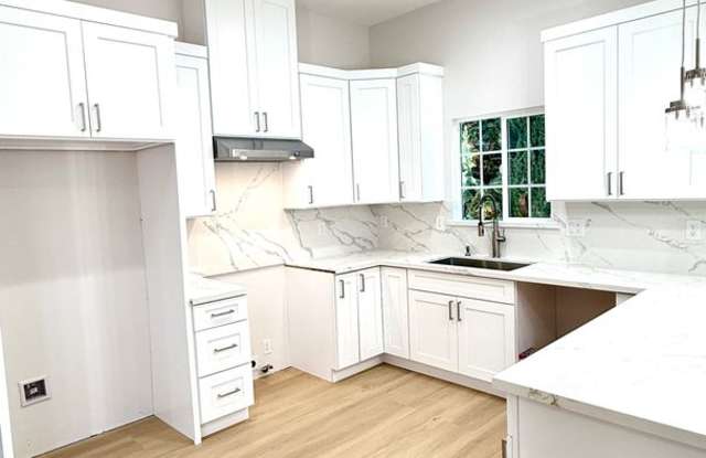 Stylish & Private Move-In Ready ADU in the Heart of Fountain Valley Gallery 3
