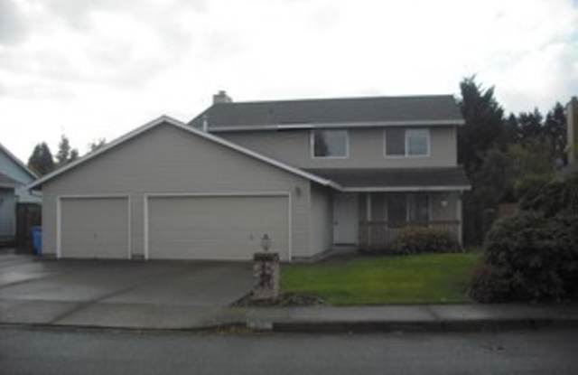Huge deck, triple car garage/RV parking, storage - 115 Northwest 103rd Street, Salmon Creek, WA 98685