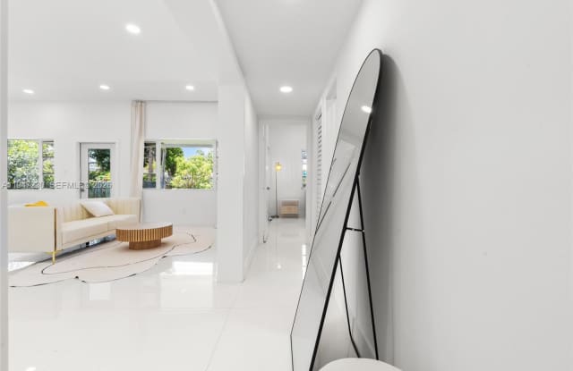1581 Normandy Drive Gallery 4